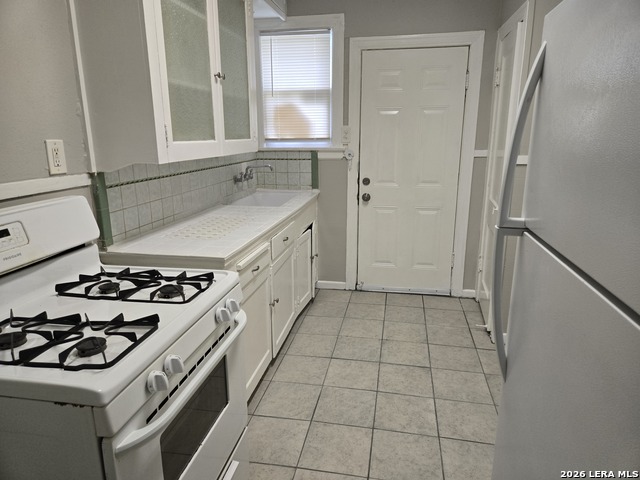 2236 N Interstate 35 Property Photo 3