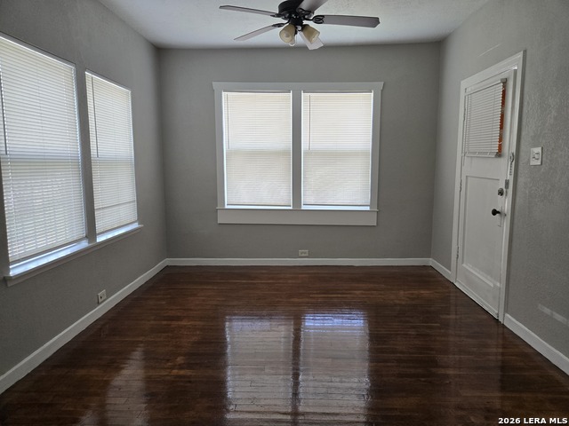 2236 N Interstate 35 Property Photo 4