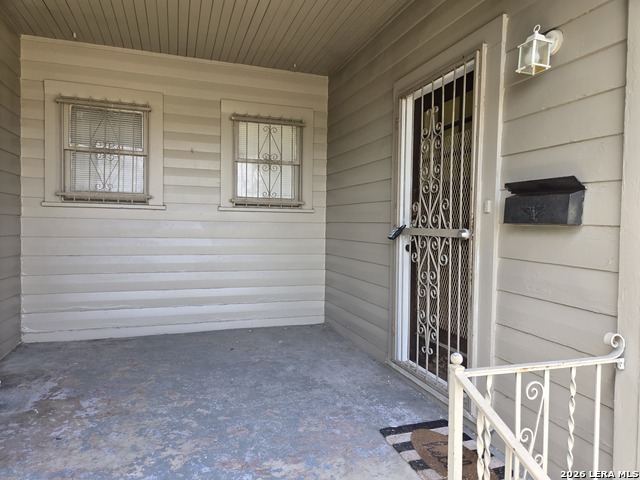 2236 N Interstate 35 Property Photo 10