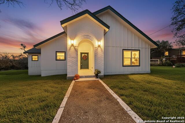 514 Contour Property Photo 1