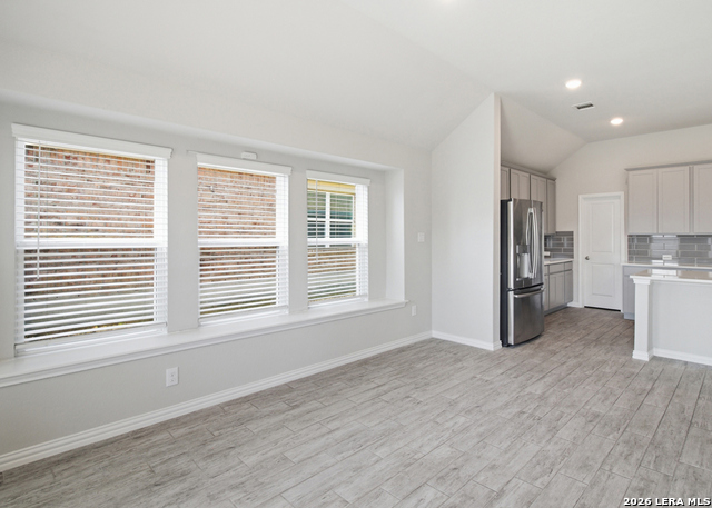 253 Holland Park Property Photo 9
