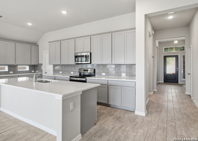 253 Holland Park Property Photo 11