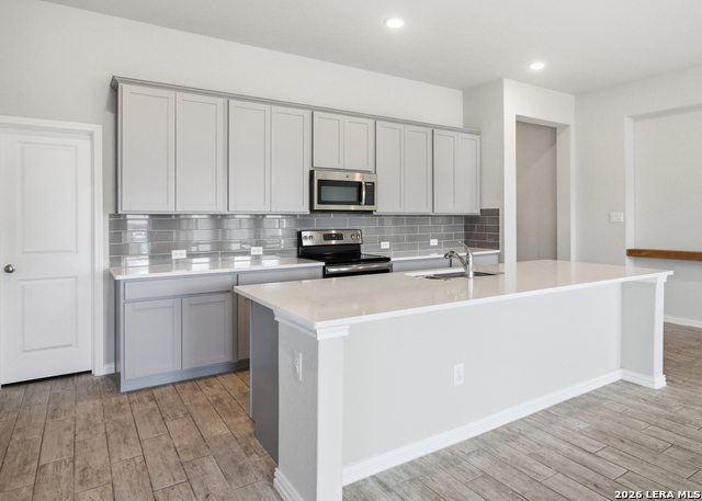 253 Holland Park Property Photo 13