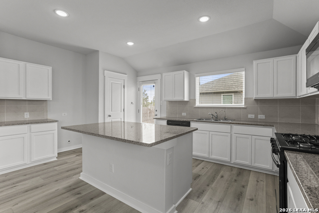 4837 Park Gln Property Photo 8