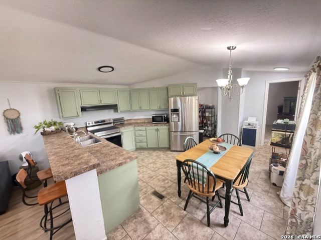 572 River Bluff Cir Property Photo 6