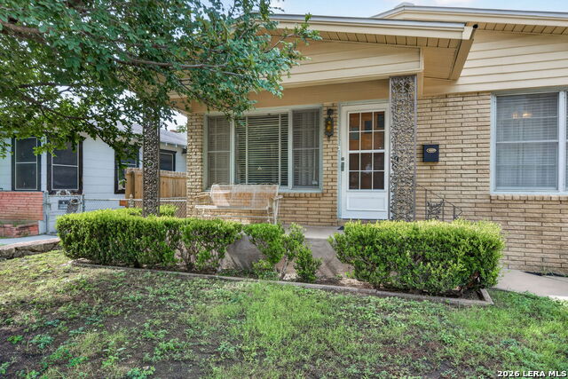 255 Thompson Pl Property Photo 4