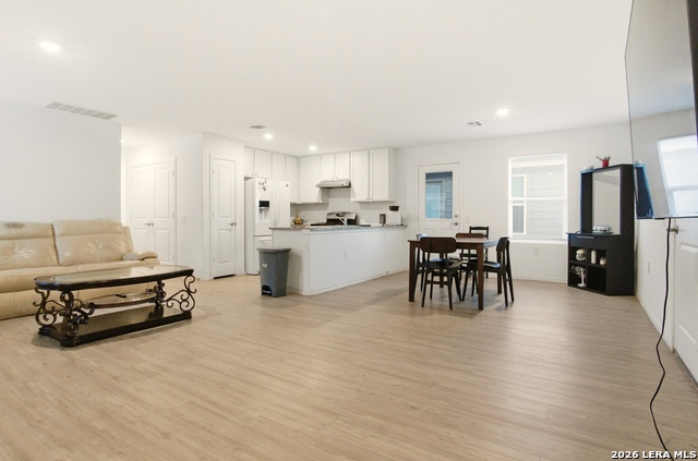 4438 Zoe Pass Property Photo 5