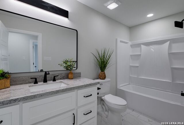 1099 N Comal Property Photo 16