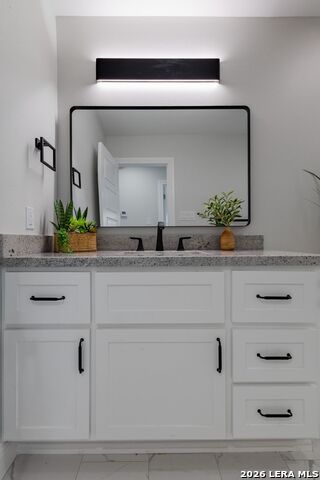 1099 N Comal Property Photo 18