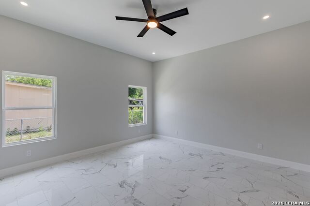 1099 N Comal Property Photo 21