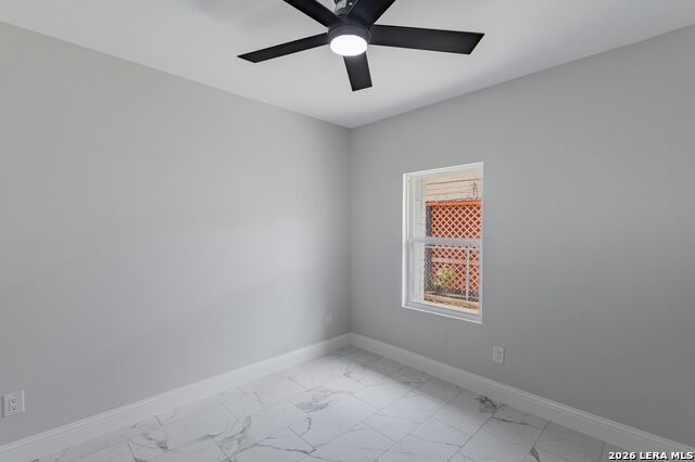 1099 N Comal Property Photo 31