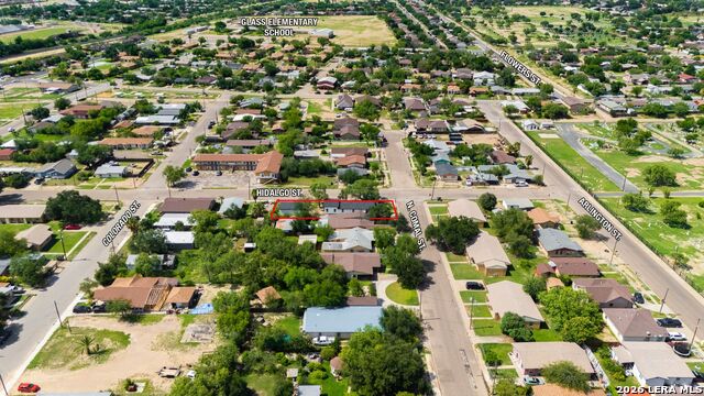 1099 N Comal Property Photo 41