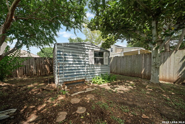 916 Abercorn Property Photo 30