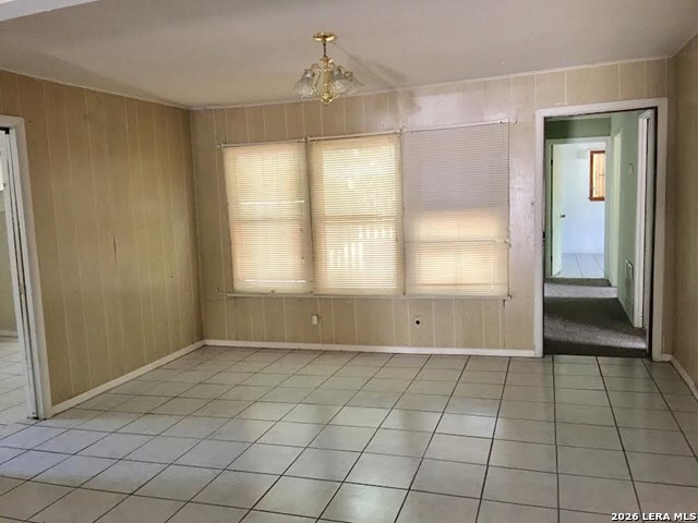 548 N Ceylon St Property Photo 3