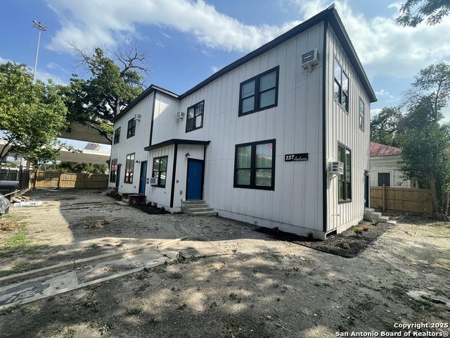 227 Jackson St Property Photo 12
