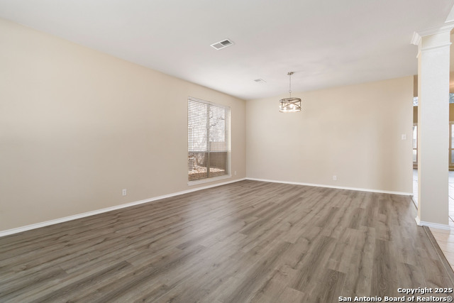 18611 Surreywood Property Photo 5