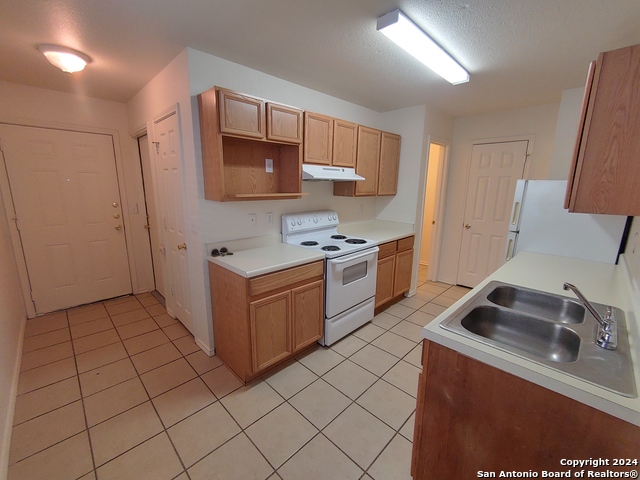 8927 Maverick Draw Property Photo 3