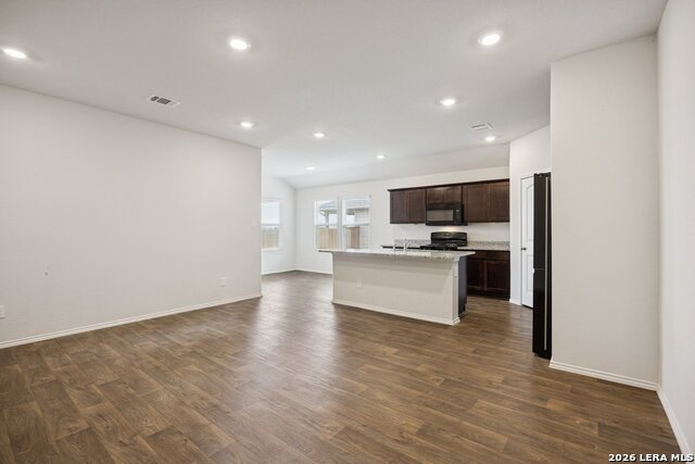 323 Shimmering Cv Property Photo 5
