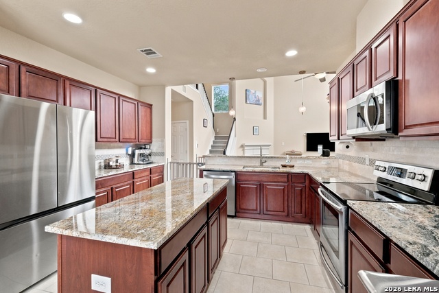 5606 Southern Oaks Property Photo 4