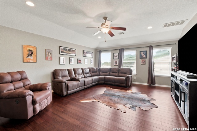 5606 Southern Oaks Property Photo 9