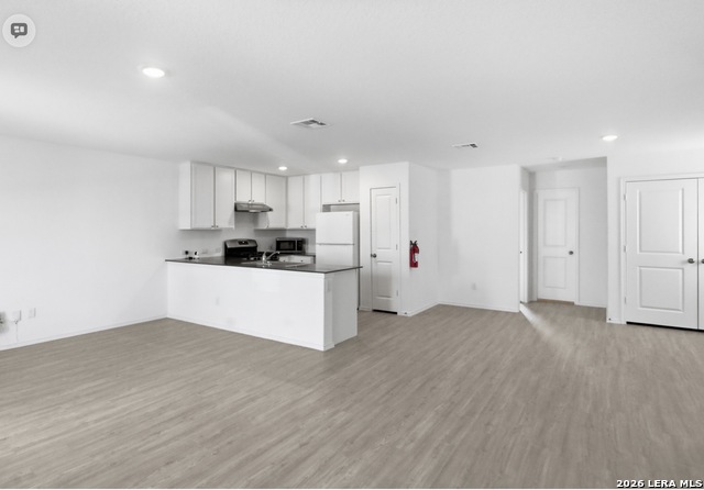 8918 Solar Cove Property Photo 4