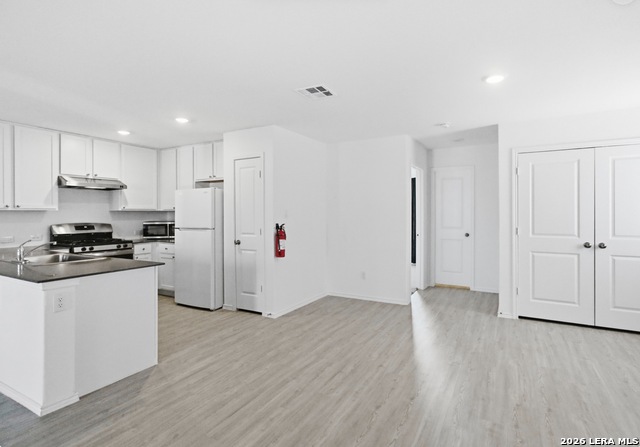 8918 Solar Cove Property Photo 8