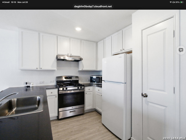 8918 Solar Cove Property Photo 10