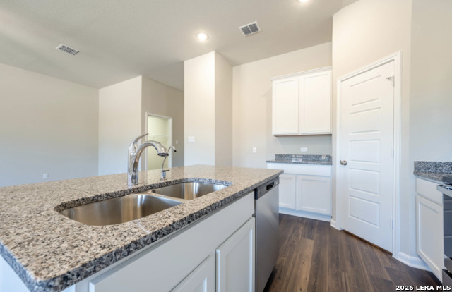 7106 Emerald Valley Property Photo 5