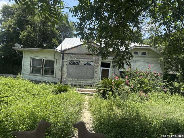 555 W Main St