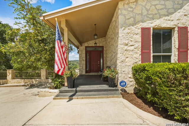 100 Tapatio Dr W Property Photo 1