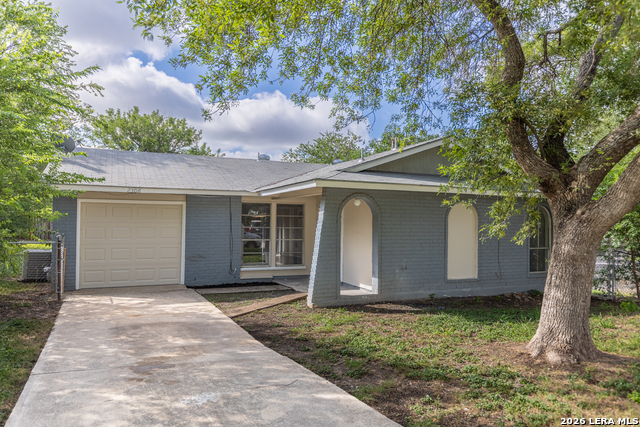 2306 Fairhill St Property Photo 2