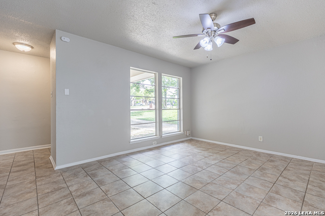 2306 Fairhill St Property Photo 5