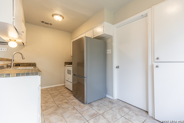 2306 Fairhill St Property Photo 11