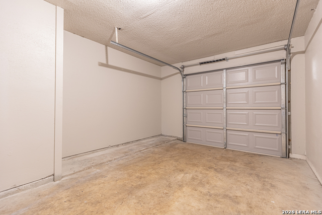 2306 Fairhill St Property Photo 27