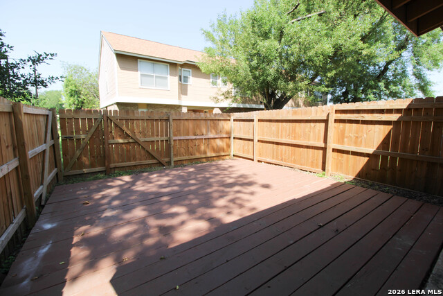 933 Schertz Parkway Property Photo 32