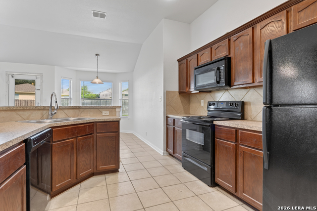 7703 Brisbane Bnd Property Photo 11