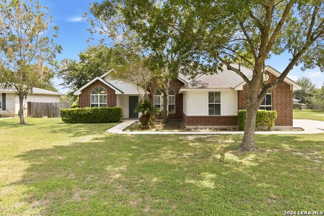 521 Woodlake Dr Property Photo 1