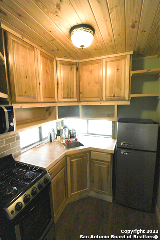 955 Faurie Property Photo 7
