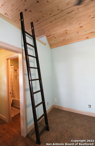 955 Faurie Property Photo 9
