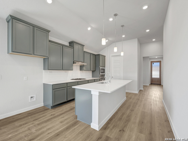 171 Scott Square Property Photo 7
