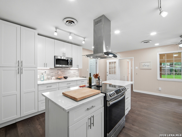 19214 Grey Forest Property Photo 12