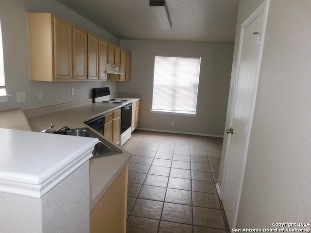 8014 Braes Run Property Photo 2