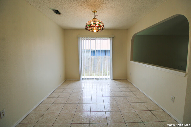 6214 Ridge Glade St Property Photo 4