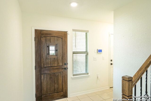 5527 Castle Brook Dr Property Photo 7