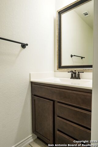 5527 Castle Brook Dr Property Photo 17