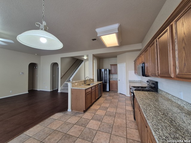 21215 Encino Ash Property Photo 5