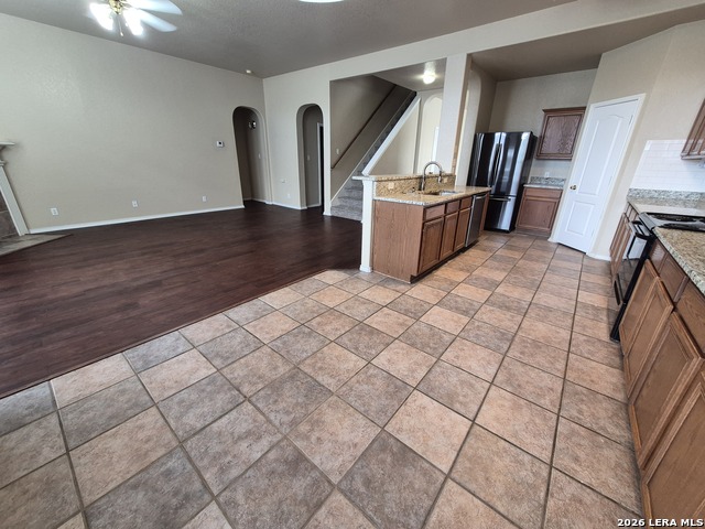 21215 Encino Ash Property Photo 6
