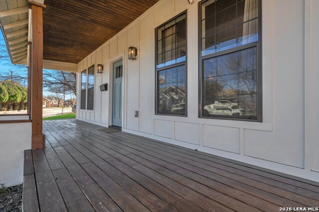 554 E Mitchell St Property Photo 4