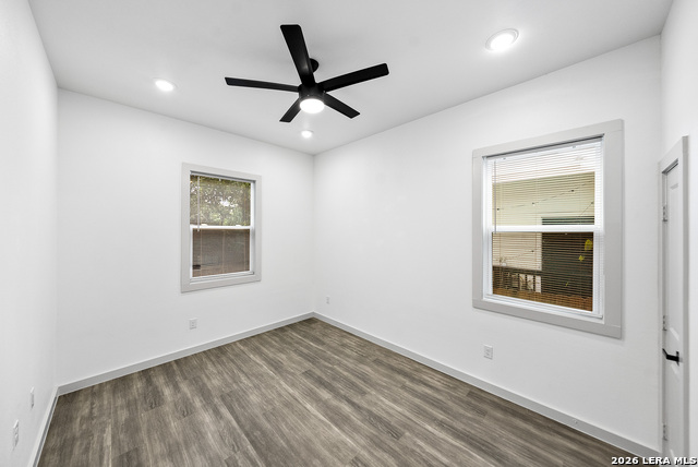 1727 E Crockett St Property Photo 12