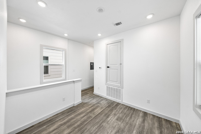 1727 E Crockett St Property Photo 17